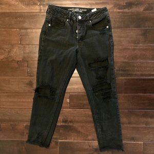 American Eagle Distressed Black “Tomgirl” Jean
